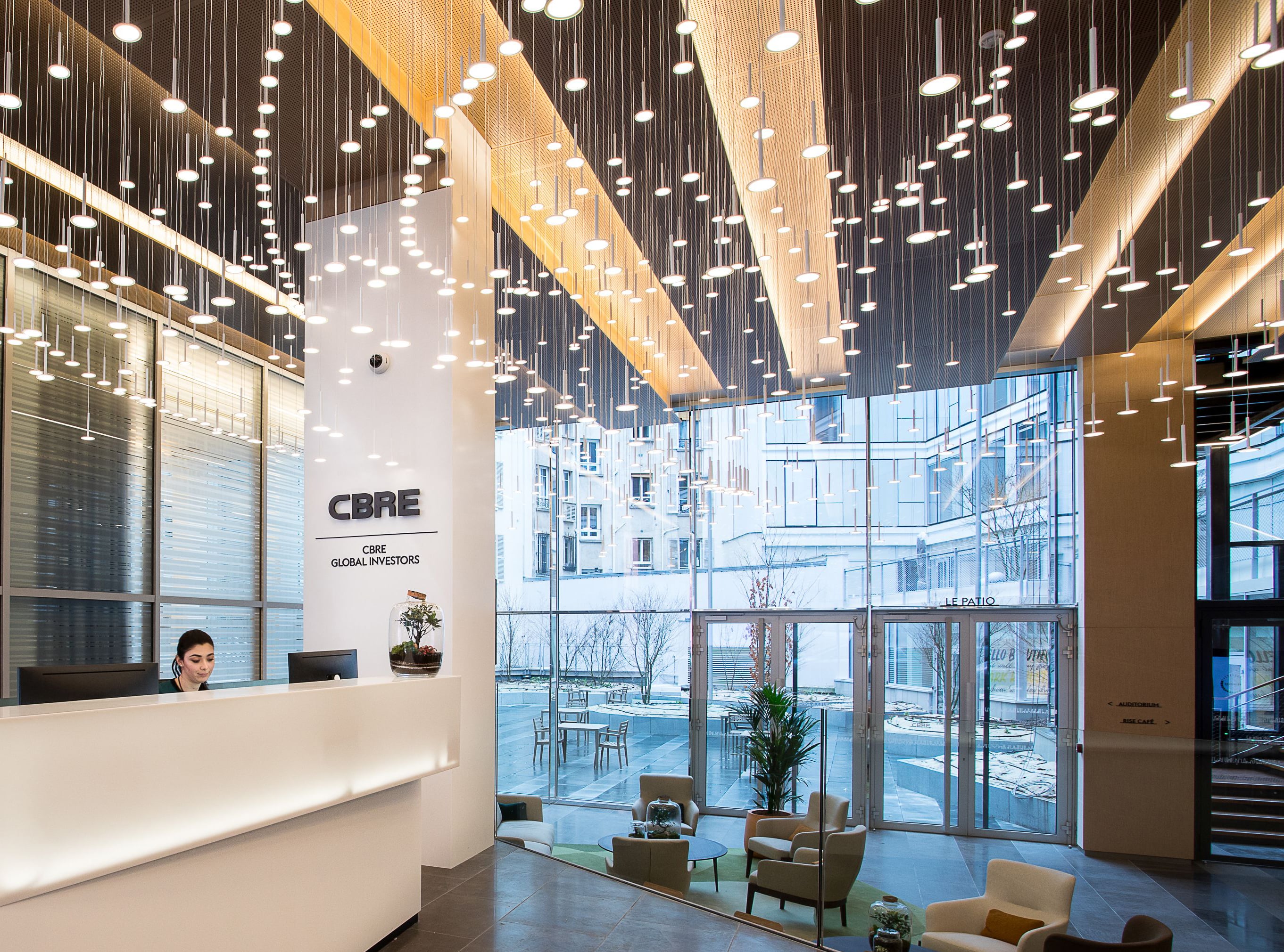 Hall-76 rue de prony