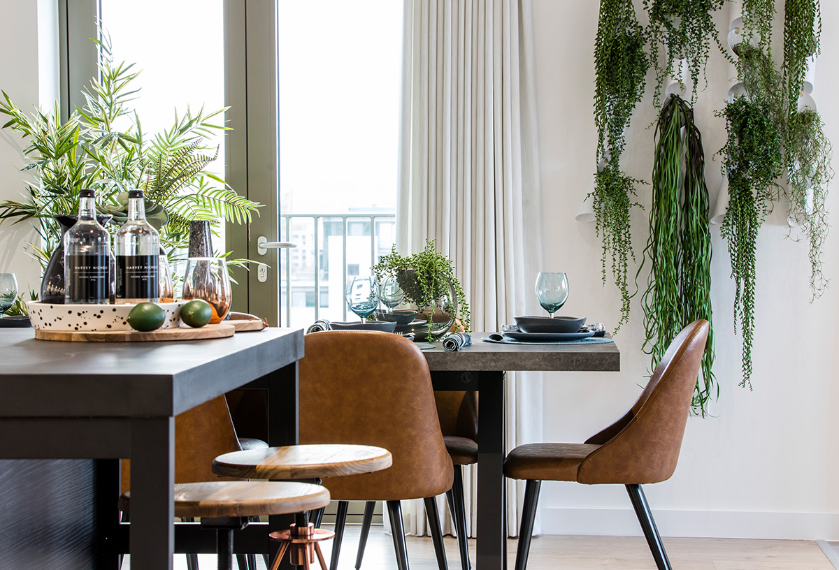 Dining room table