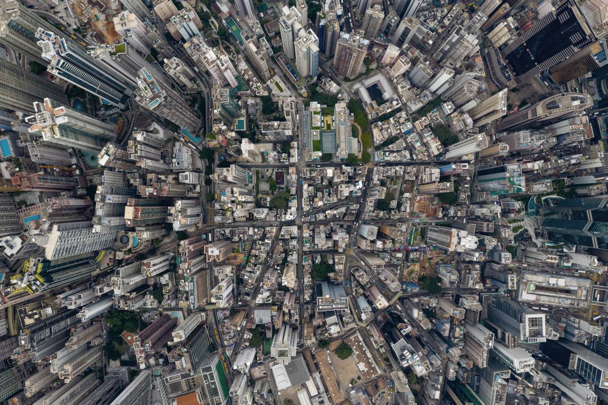 Vista aérea de prédios de escritórios numa grande cidade