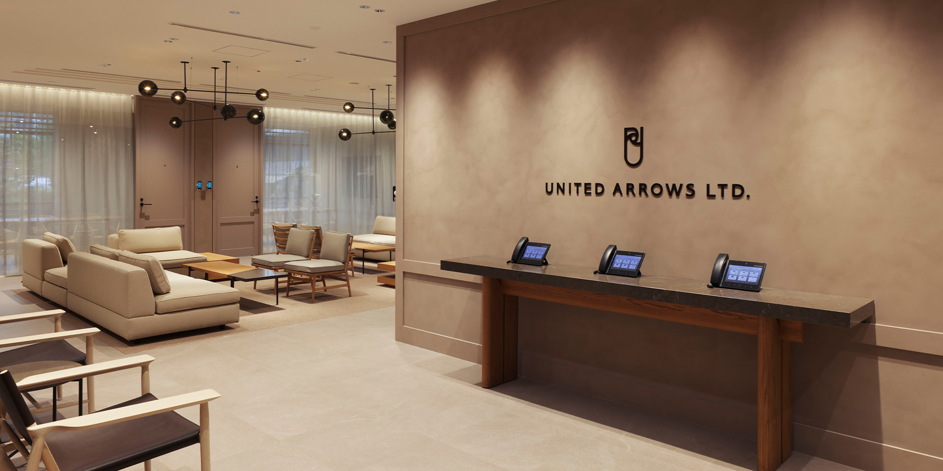 3-united-arrows-office-1920x960