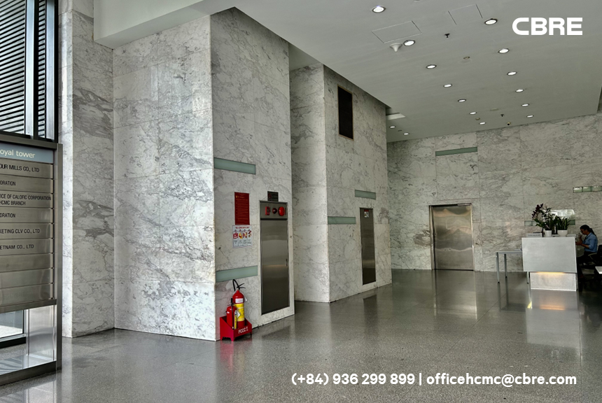 Royal-Center-04