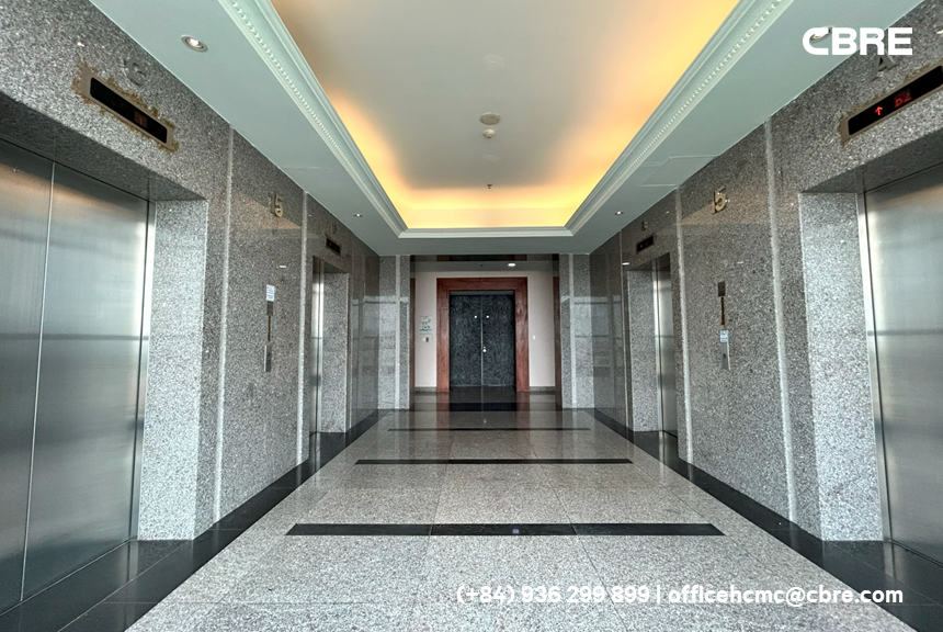 Royal-Center-06