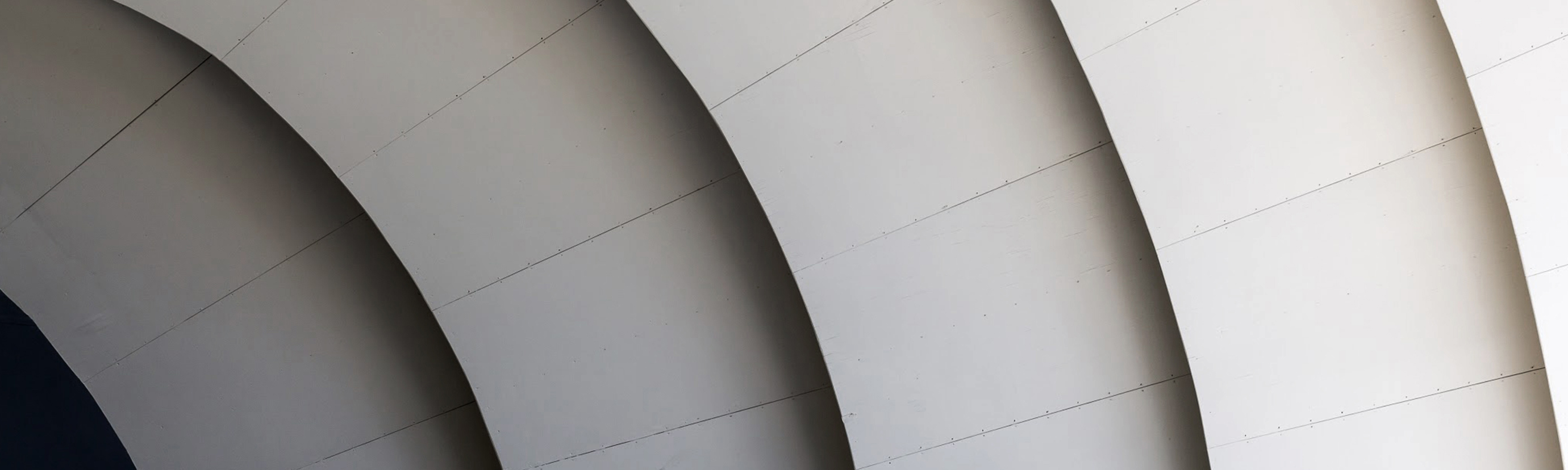 modern-architectural-concrete-arches-commercial-building-design