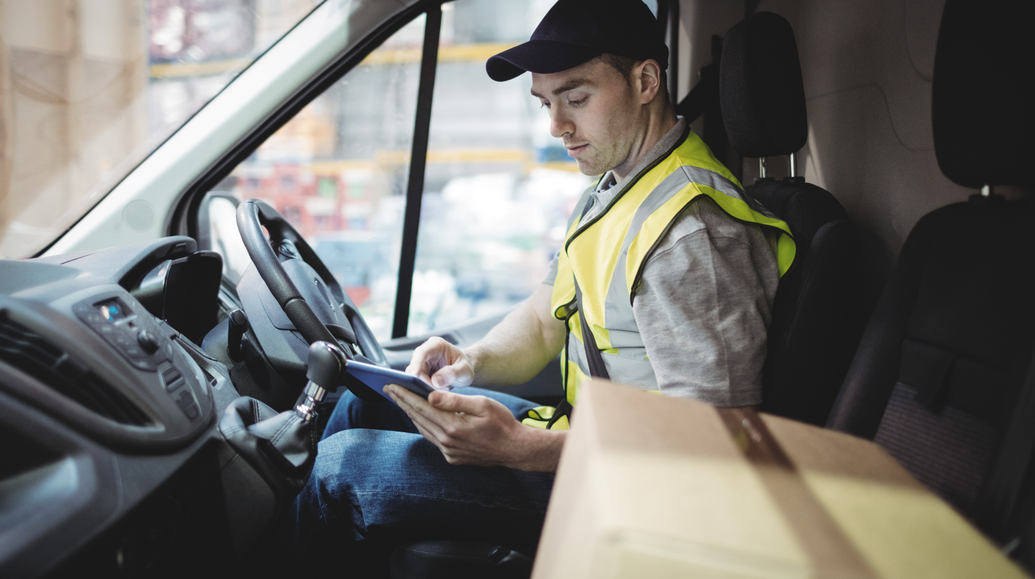 the-next-chapter-retail-and-logistics-in-europe-s-e-commerce-future-hero-image