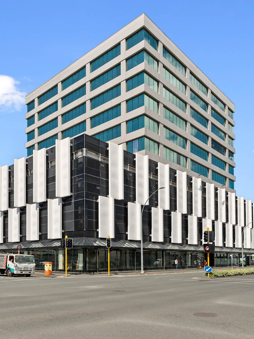 landmark-office-tower-in-hamilton-cbd-primed-for-redevelopment-972x1296