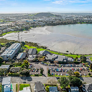 investment-and-development-waipuna-hotel-land-sales-300x3003