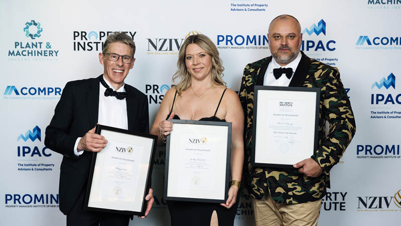 outstanding-valuation-contribution-awarded-to-kelly-beckett-800w 2