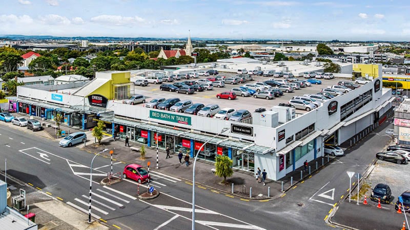 landmark-auckland-retail-destination-dress-smart-placed-on-market-800W