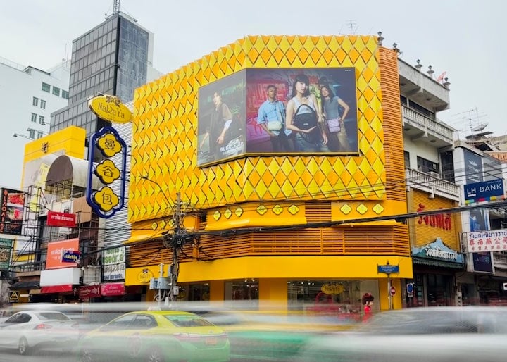 naraya-flagship-store-chinatown3-720x480