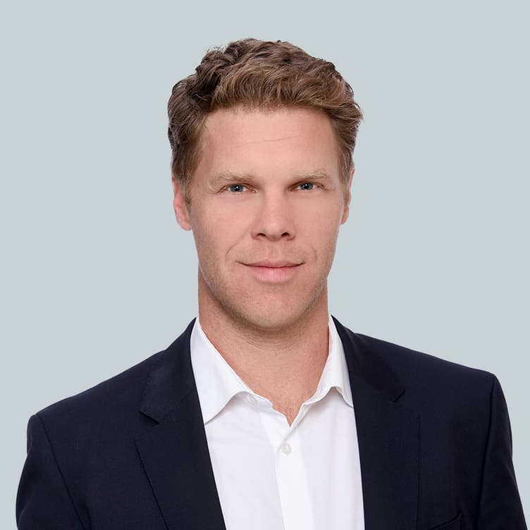 Tim Plait Tim Platt | CBRE Canada