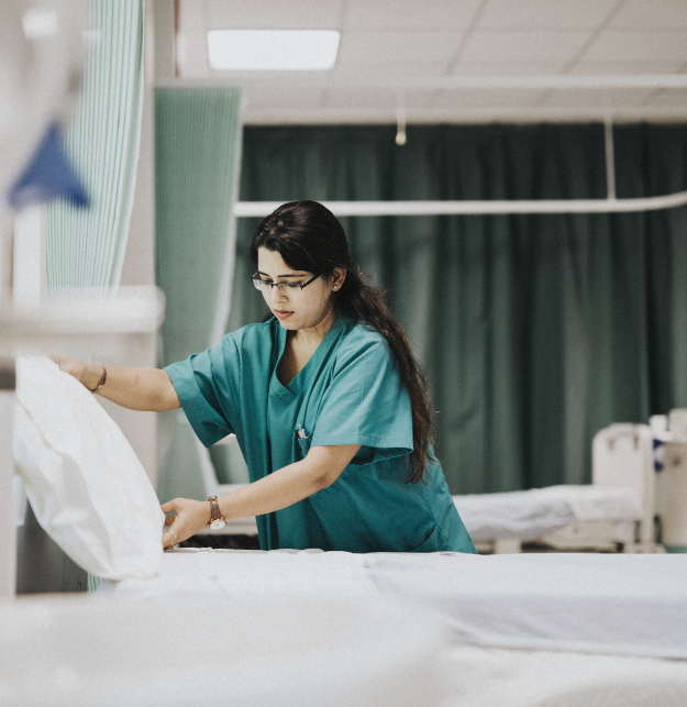 pflegekraft-krankenhausbett-gesundheitswesen