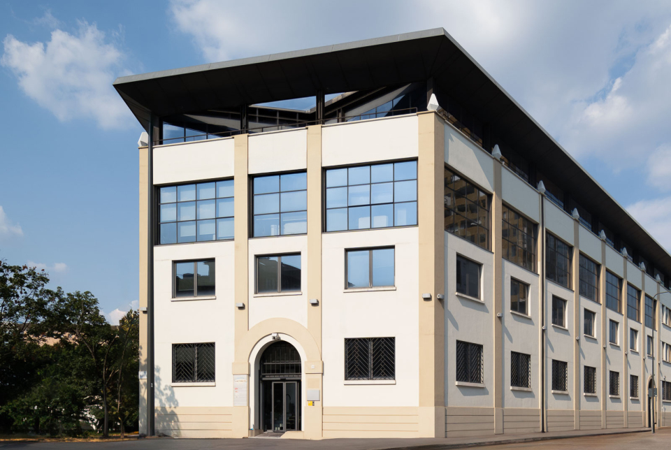 cbre guida operazione value-add in city life a milano