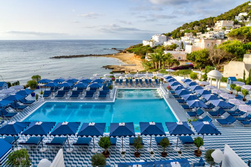 Venta hotel 5 estrellas en Ibiza