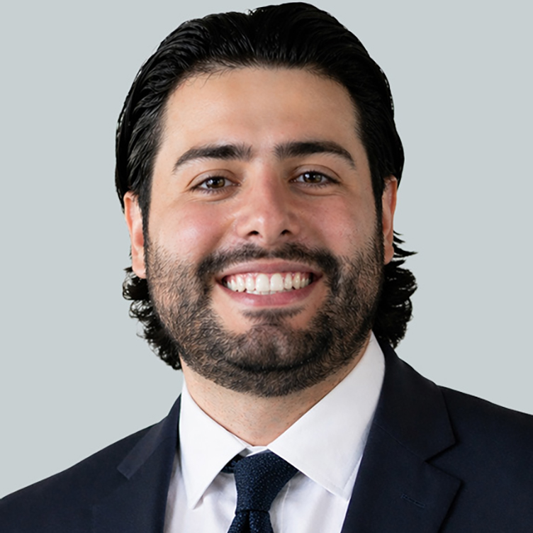 Carlos Silva headshot