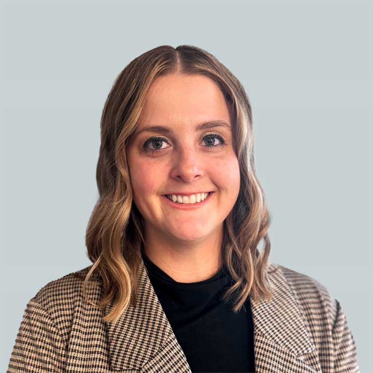 Julia Williams | CBRE