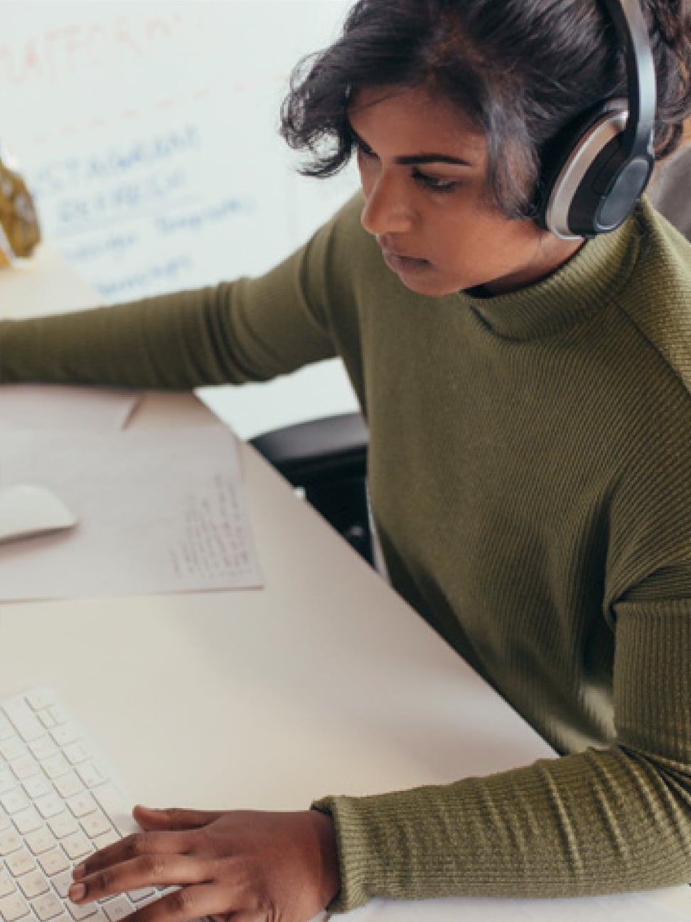 workforce-sentiment-survey-hero-972x1296