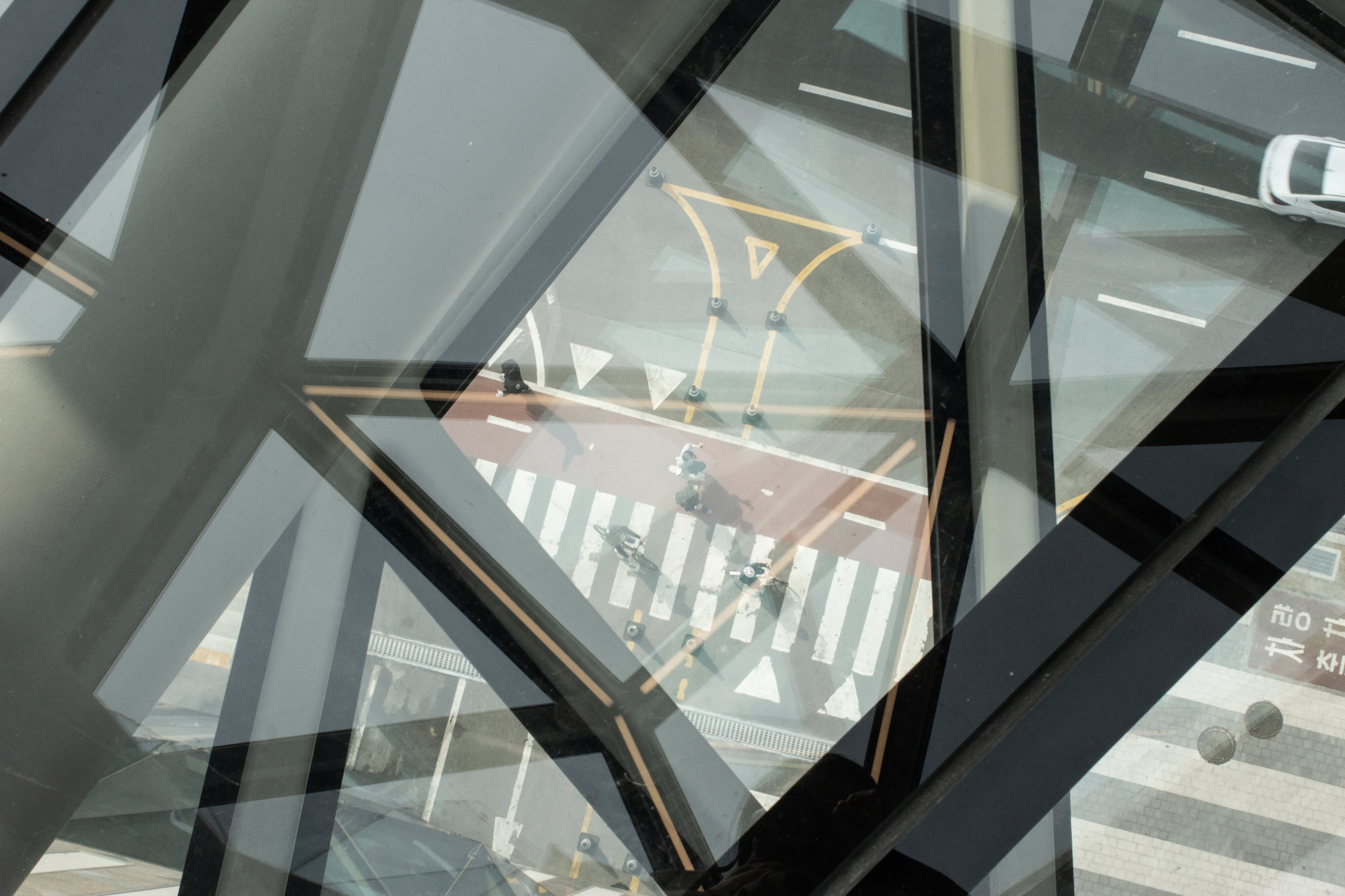 beyond-the-hype-three-strategic-imperatives-for-nordic-occupiers-in-2025