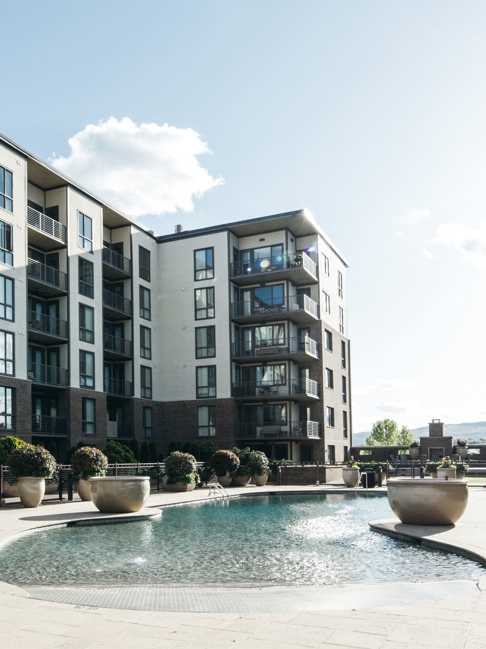 Thrive-in-the-real-estate-downturn-hero_972x1296