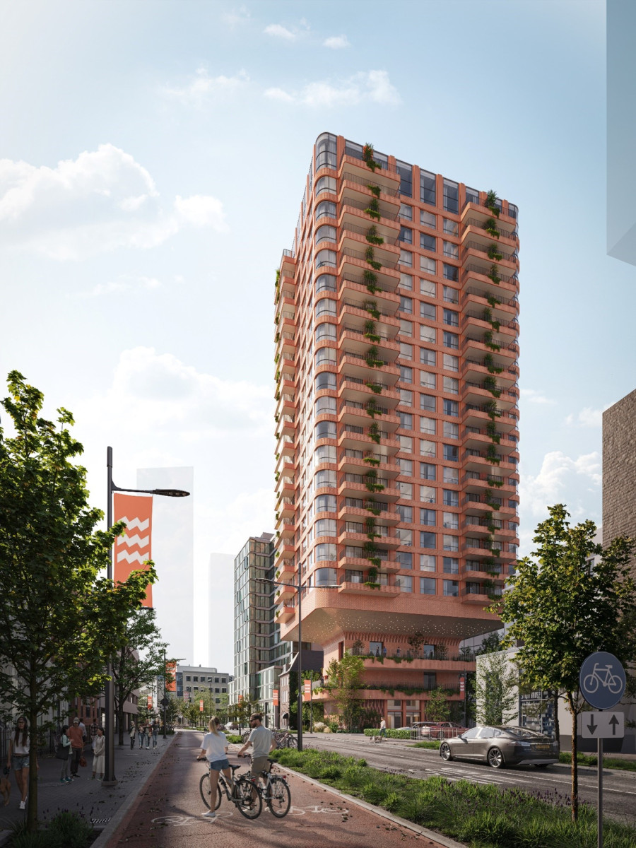 Een moderne stedelijke omgeving met een nadruk op een groot, hoge woontoren of appartementencomplex. Het gebouw heeft een opvallend ontwerp met terrasvormige verdiepingen en veel groen; er zijn planten op de balkons en langs de zijkanten van het gebouw, wat het een eco-vriendelijke uitstraling geeft.