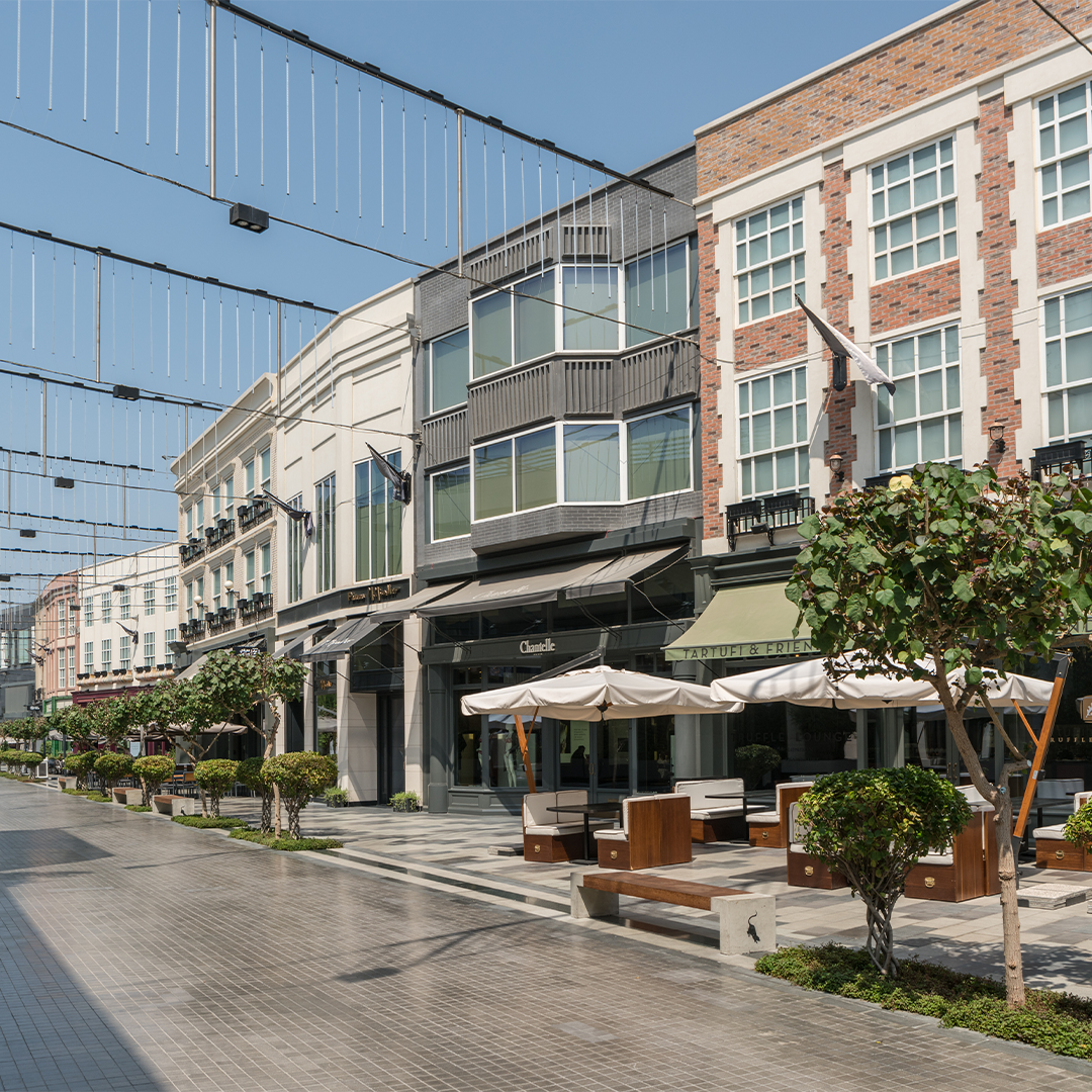 UAERetailandIndustrialQ12024_report_image