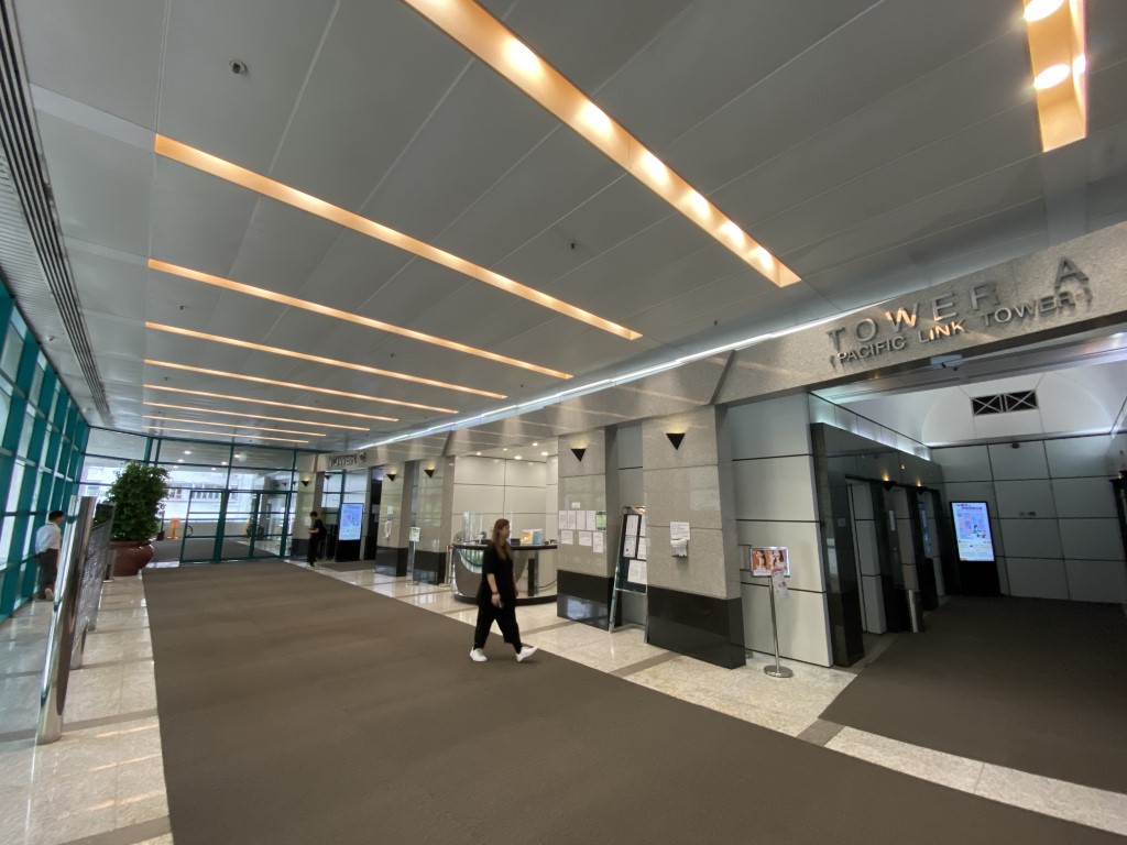photo-3-lift-lobby