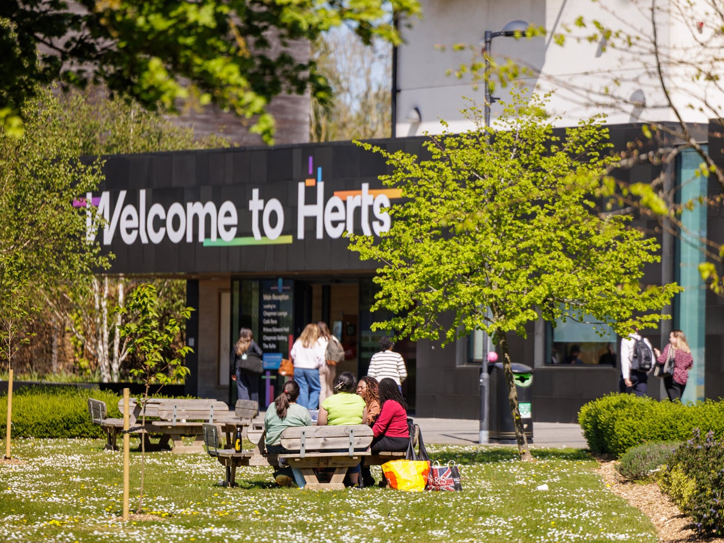 cbre-to-deliver-integrated-facilities-services-for-university-of-hertfordshire