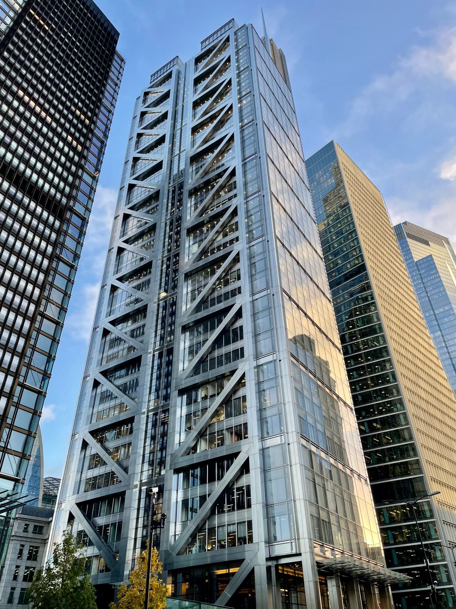 heron-announces-salesforce-renews-lease-at-iconic-salesforce-tower-through-2036