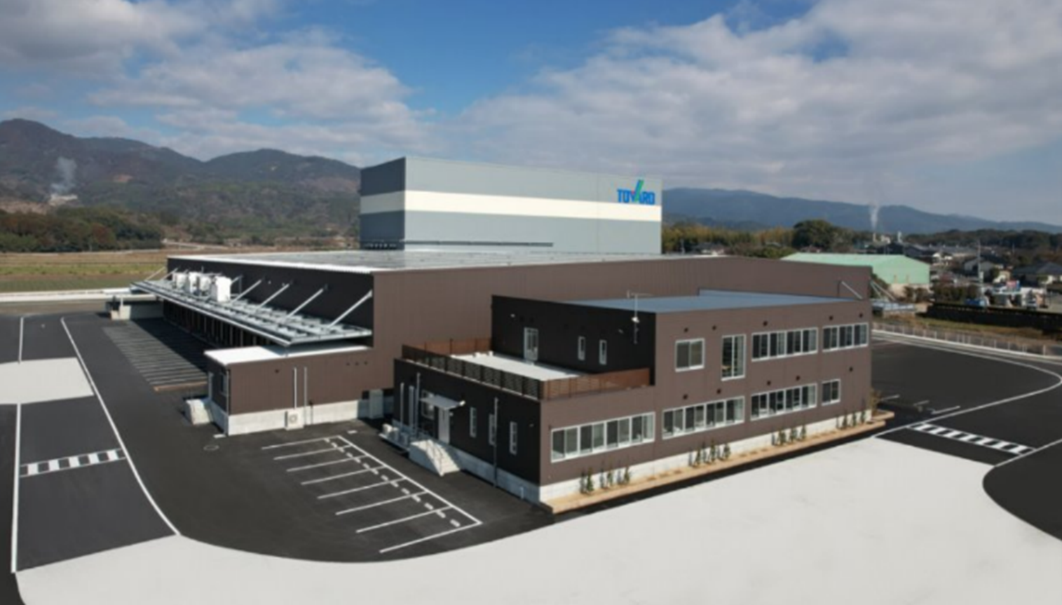 cbre-supports-toward-kyushu-green-hub-center-sale-to-jr-kyushu-1-1515x863