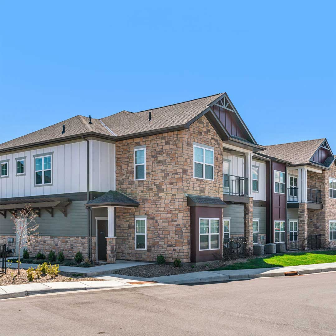 A brick multifamily apartment