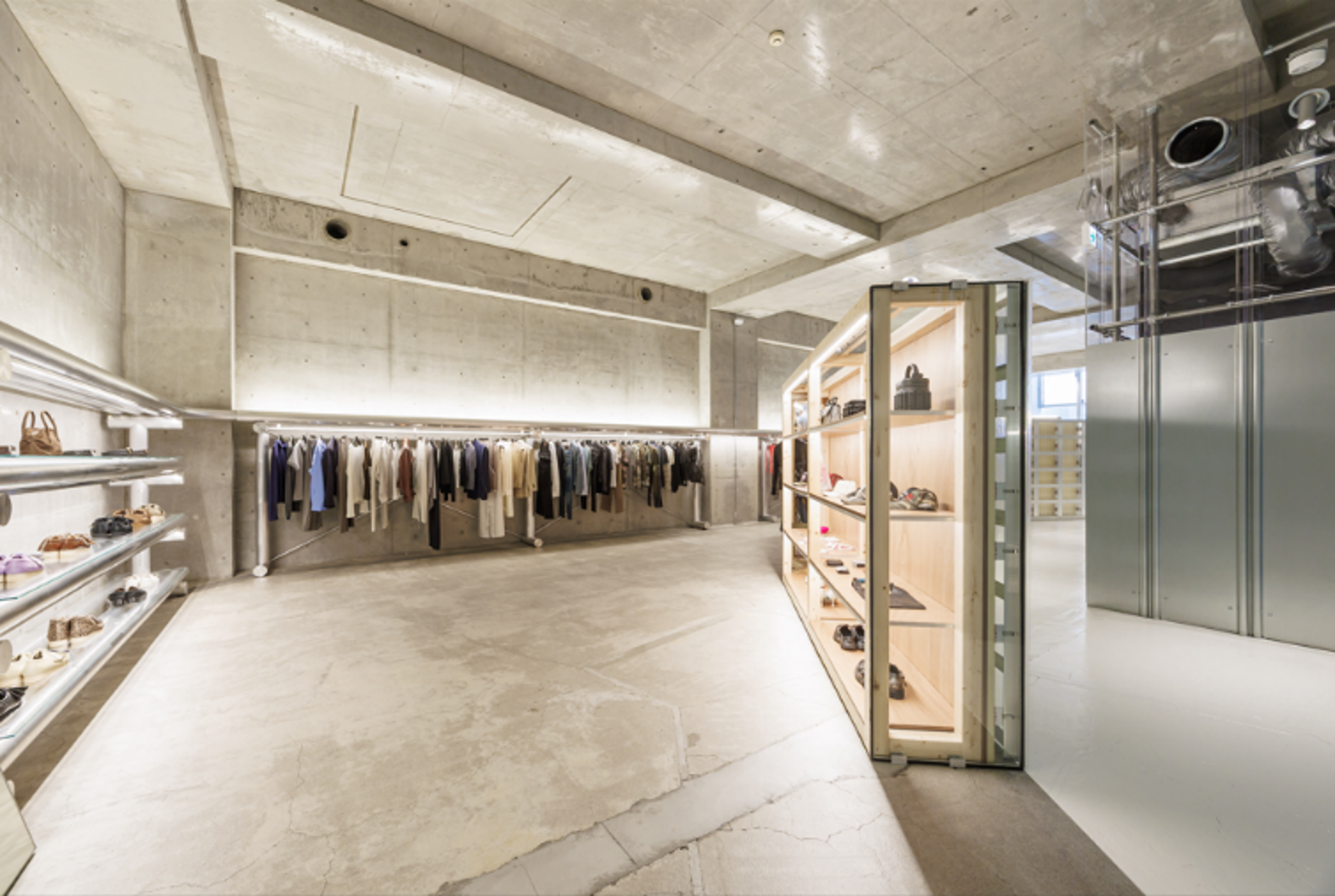 cbre-supports-worksout-japan-opening-3c
