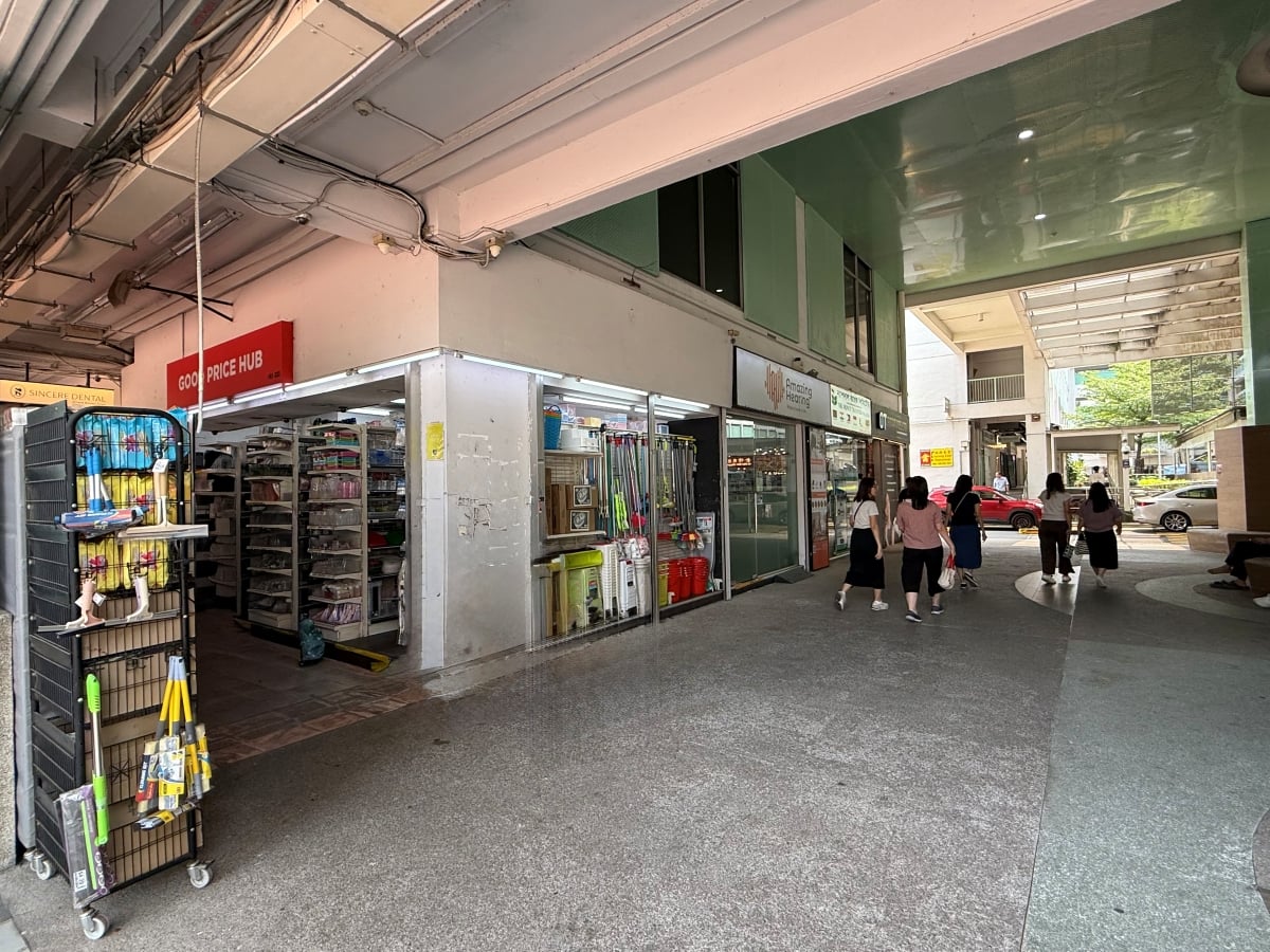 135 Jurong Gateway Road 01-323