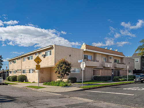 1755-Granville-Avenue-500-x-375-px